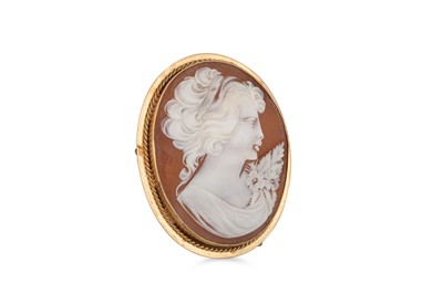 Lot 220 - A SHELL CAMEO BROOCH, depicting a lady, 9ct...