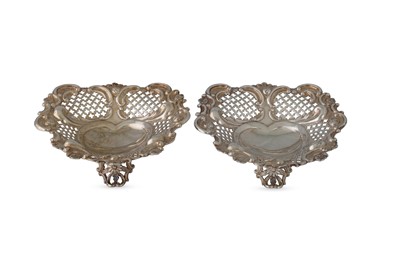 Lot 503 - TWO SILVER DISHES, 110 g.