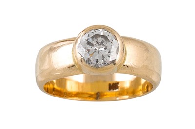 Lot 348 - A DIAMOND SOLITAIRE RING, mounted in 14ct...