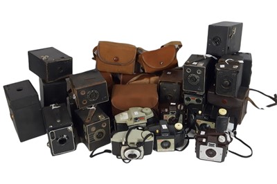 Lot 573 - A COLLECTION OF 27 CAMERAS, most of them in...