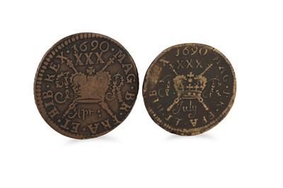 Lot 421 - A 1690 APRIL IRISH GUNMONEY LARGE HALFCROWN EF,...