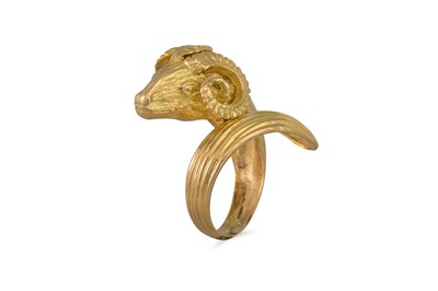Lot 268 - AN 18CT GOLD RING, modelled as a Ram's head,...