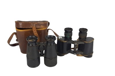 Lot 581 - A PAIR OF BINOCULARS, including a J.Lizars...