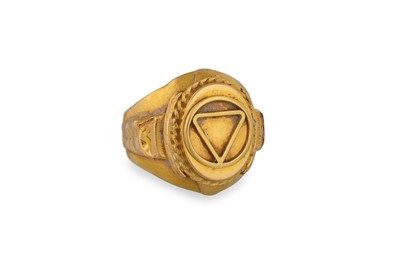 Lot 490 - AN 18CT MASONIC RING, Arabic hallmark, 7.8 g....