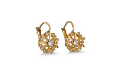 Lot 146 - A PAIR OF 18CT GOLD EARRINGS