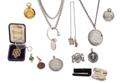 Lot 417 - A COLLECTION OF ITEMS TO INCLUDE: Silver...