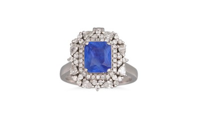 Lot 201 - A SAPPHIRE AND DIAMOND CLUSTER RING, the...