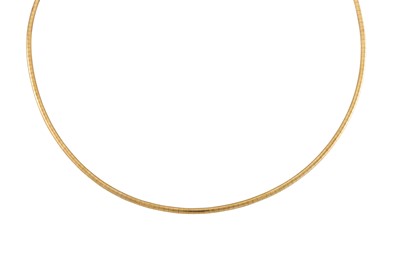Lot 344 - A 9CT YELLOW GOLD COLLERETTE, 10.8 g.