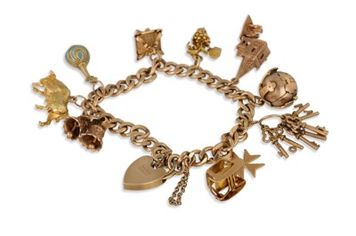 Lot 350 - A 9CT GOLD CURB LINK BRACELET, padlock clasp,...