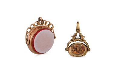 Lot 143 - A CARNELIAN AND BLOOD STONE SET SEAL, in 9ct...