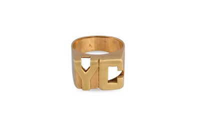 Lot 29 - A GOLD DRESS RING, initials "Y.C" 7.5 g. Size: I