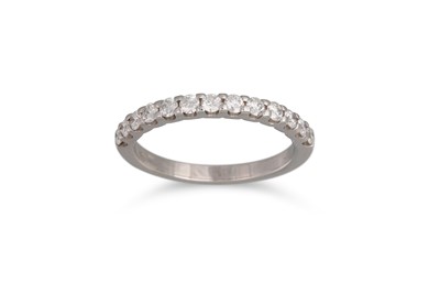 Lot 231 - A DIAMOND HALF ETERNITY RING, the brilliant...