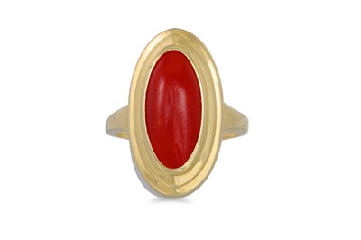 Lot 114 - A CORAL RING, the cabochon stone to a 14ct...