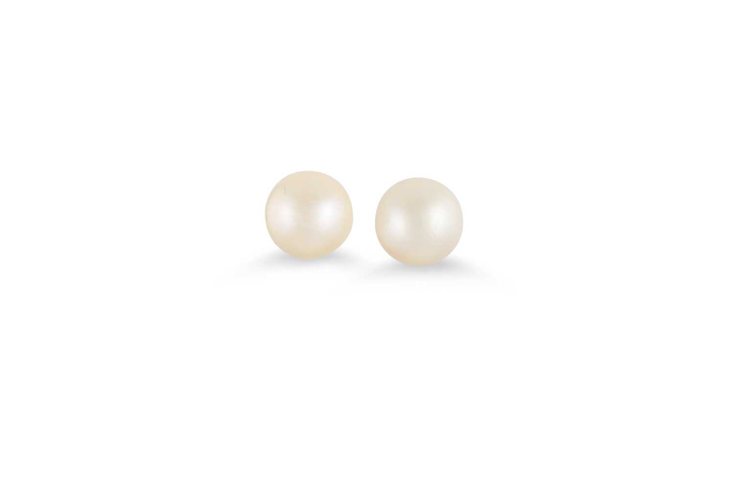 Lot 100 - A PAIR OF ANTIQUE PEARL EARRINGS, with screw...
