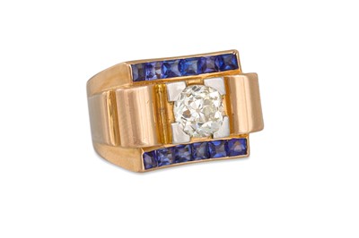 Lot 394 - A RETRO DIAMOND AND SAPPHIRE RING, the central...