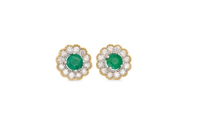Lot 40 - A PAIR OF EMERALD AND DIAMOND CLUSTER EARRINGS,...