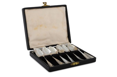 Lot 539 - A MID 20th CENTURY CASED SET OF SIX STERLING...