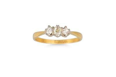 Lot 134 - A DIAMOND THREE STONE RING, mounted in 18ct...