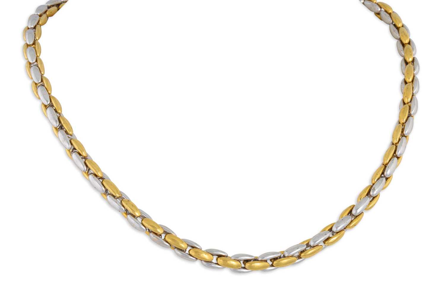 Lot 18 - AN 18CT TWO COLOUR GOLD NECK CHAIN, 41 g.