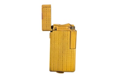 Lot 108 - A DUNHILL LIGHTER, with engine turned decoration
