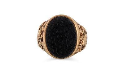 Lot 168 - A 9CT GOLD GENT'S SIGNET RING, set with an...