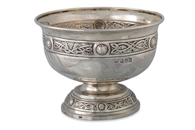Lot 521 - A GEORGE V SILVER CELTIC STYLE TROPHY CUP, By...