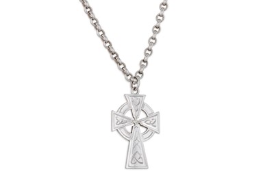 Lot 329 - AN 18CT GOLD CELTIC CROSS, on a white gold...