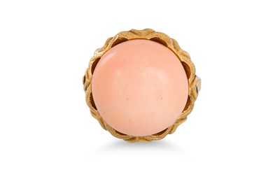 Lot 272 - A CORAL AND GOLD RING, the cabochon coral...