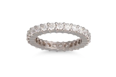 Lot 283 - A FULL BANDED DIAMOND ETERNITY RING, the round...