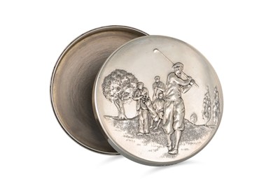 Lot 515 - A MODERN CIRCULAR SILVER GOLFER'S BOX, with...