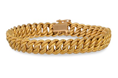 Lot 330 - A VINTAGE 18CT GOLD BRACELET, of plaited form,...