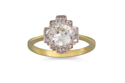 Lot 339 - A DIAMOND RING, the old cut diamond to a...