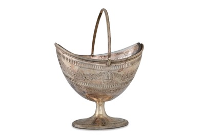 Lot 402 - A GEORGE III IRISH SILVER BOAT SHAPED SWING...