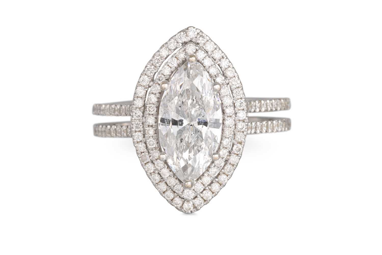 Lot 324 - A DIAMOND CLUSTER RING, the marquise diamond...
