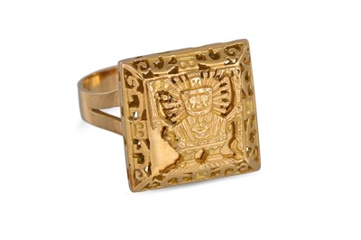Lot 104 - A MID 20TH CENTURY 18CT YELLOW GOLD DRESS RING,...