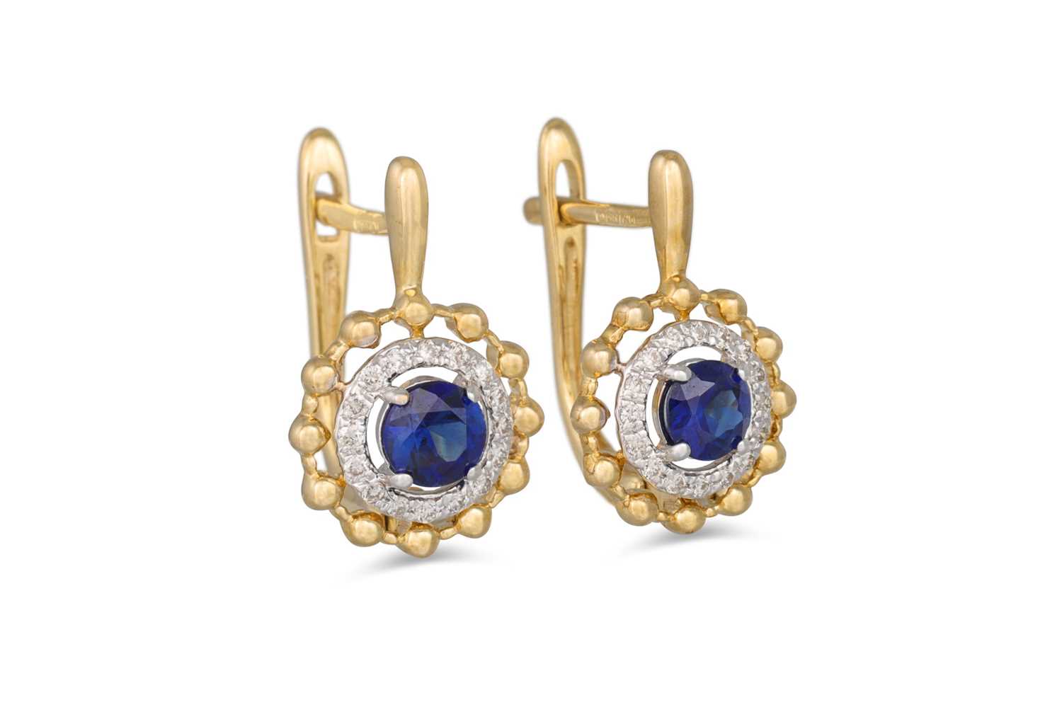 Lot 23 - A PAIR OF DIAMOND AND SAPPHIRE DROP EARRINGS,...