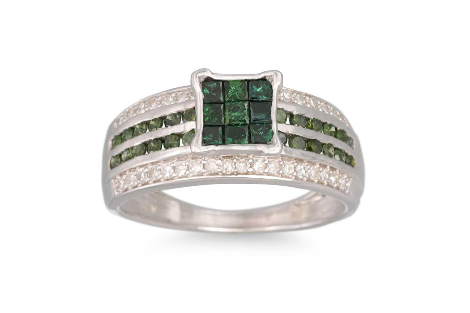Lot 40 - A GREEN AND WHITE DIAMOND CLUSTER RING, set...