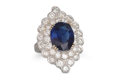 Lot 353 - A SAPPHIRE AND DIAMOND CLUSTER RING, the oval...