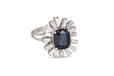 Lot 356 - A SAPPHIRE AND DIAMOND CLUSTER RING, the...