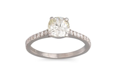 Lot 295 - A DIAMOND SOLITAIRE RING, the round brilliant...