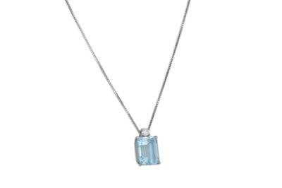 Lot 310 - AN AQUAMARINE AND DIAMOND PENDANT, the...