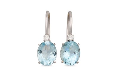 Lot 317 - A PAIR OF AQUAMARINE AND DIAMOND DROP EARRINGS,...