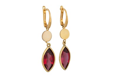 Lot 319 - A PAIR OF GARNET DROP EARRINGS, mounted in...