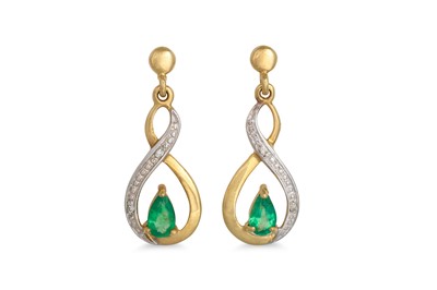 Lot 178 - A PAIR OF EMERALD AND DIAMOND DROP EARRINGS,...