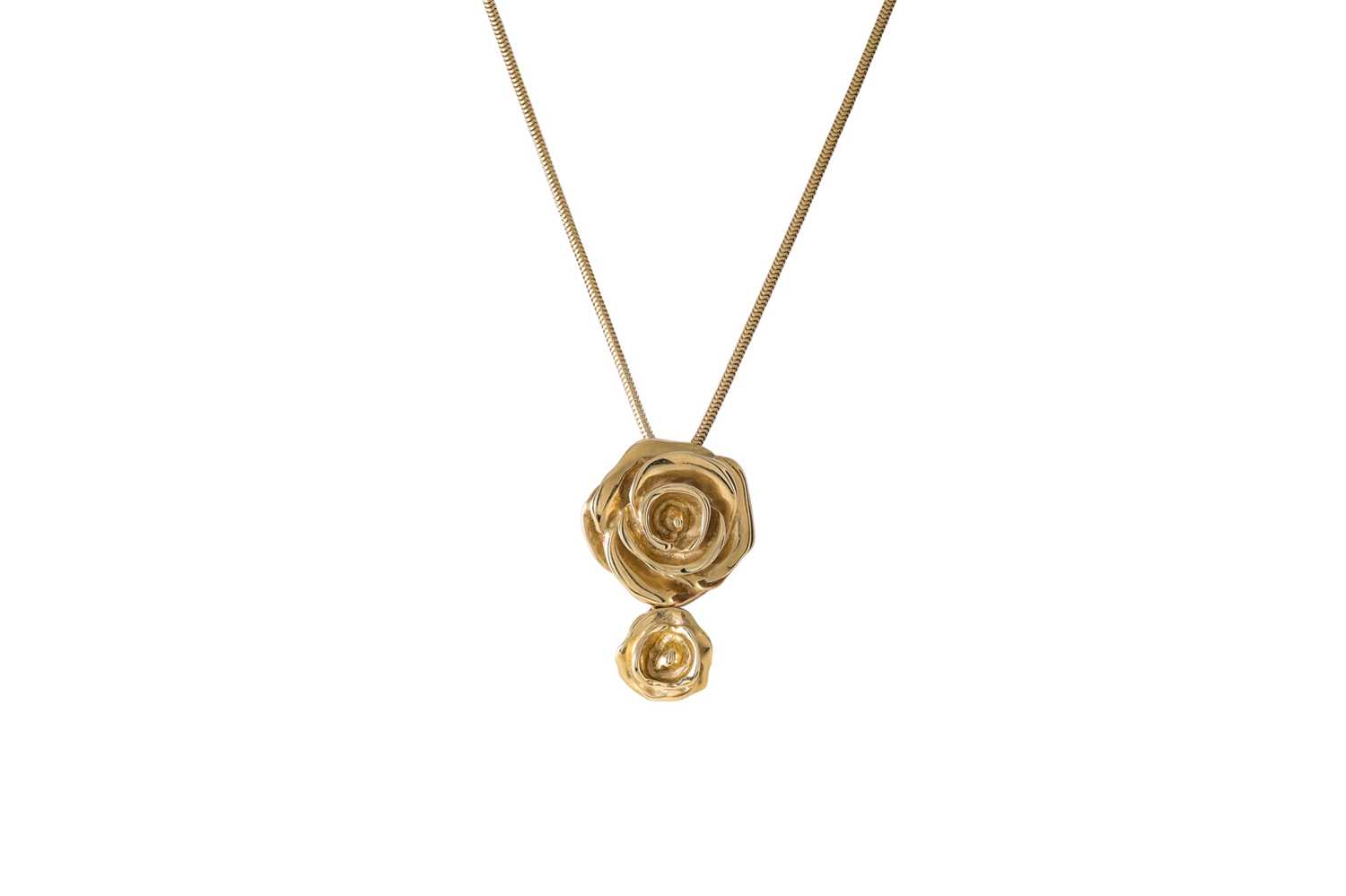 Lot 145 - A 9CT GOLD NECKLACE, in the form of a rose, 15 g.