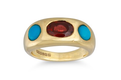 Lot 43 - A GARNET AND TURQUOISE BOMBÉ RING, the oval...