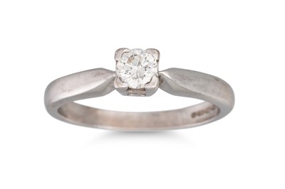 Lot 59 - A DIAMOND SOLITAIRE RING, mounted in 18ct...