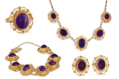Lot 28 - A SUITE OF AMETHYST CABOCHON JEWELLERY,...