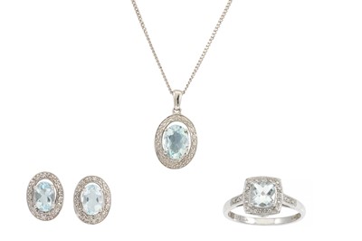 Lot 300 - AN AQUAMARINE AND DIAMOND SUITE, in white gold,...