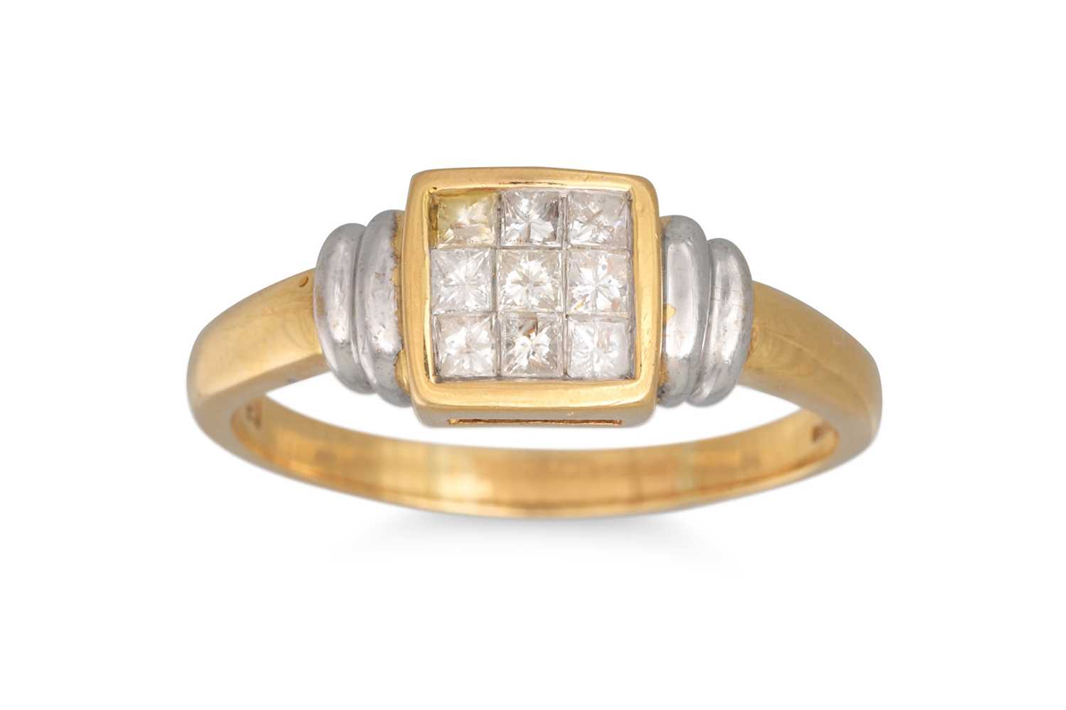 Lot 41 - A DIAMOND CLUSTER RING, set with princess cut...